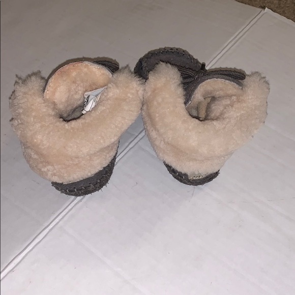 Uggs kids boots size-2-3 - Picture 2 of 5